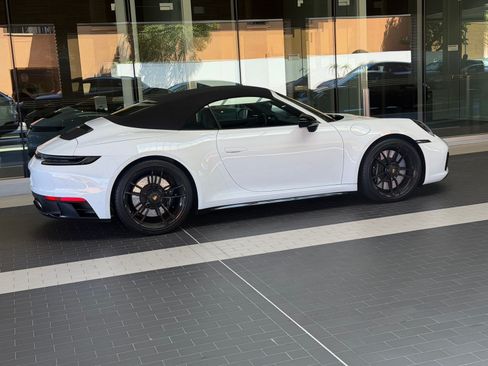 Certified 2024 Porsche 911 Carrera GTS RWD image 9