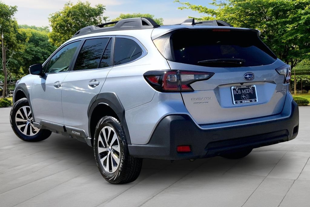 Used 2025 Subaru Outback Premium AWD/4WD image 4