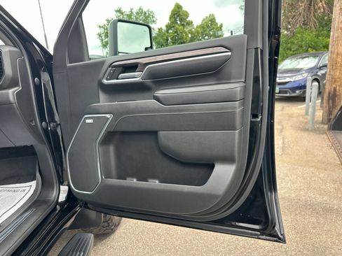 Used 2024 Chevrolet Silverado 2500 LTZ w/ LTZ Plus Package AWD/4WD image 43