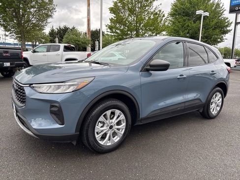 Used 2025 Ford Escape Active AWD/4WD image 1