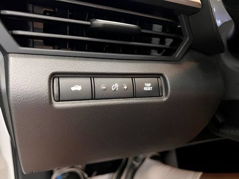 Used 2025 Nissan Altima 2.5 SV FWD image 13