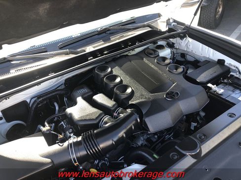 Used 2016 Toyota 4Runner SR5 Premium image 26