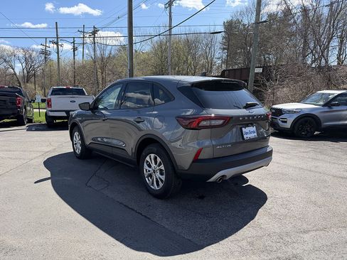 Used 2025 Ford Escape Active w/ Cold Weather Package AWD/4WD image 3