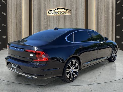 Used 2024 Volvo S90 T8 Ultimate w/ Lounge Package image 11