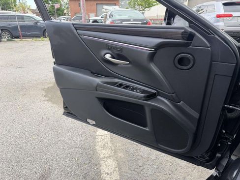 Used 2019 Lexus ES 350 w/ Premium Package FWD image 22