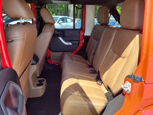 Used 2015 Jeep Wrangler Unlimited Sahara w/ Dual Top Group AWD/4WD image 11