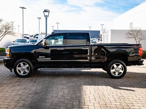 Used 2018 Chevrolet Silverado 2500 High Country image 5