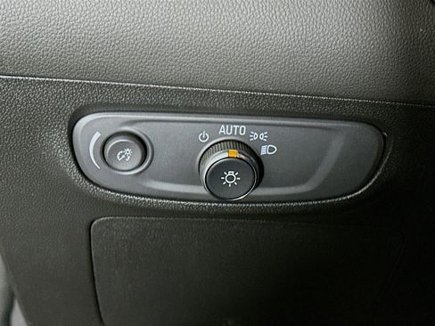 Used 2025 Buick Encore GX Preferred image 17