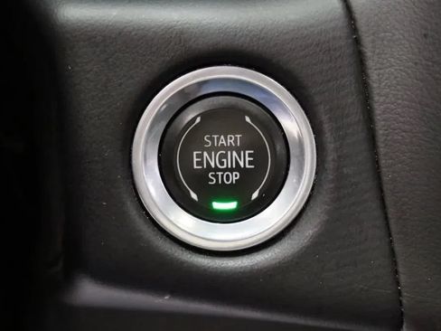Used 2023 GMC Yukon XL SLT w/ SLT Luxury Package AWD/4WD image 24