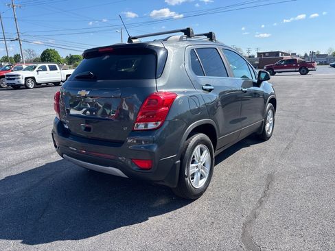 Used 2019 Chevrolet Trax LT w/ Sun & Sound Package AWD/4WD image 7