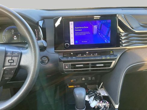 Used 2025 Toyota Camry LE FWD image 7