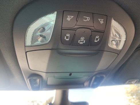 New 2026 Chrysler Pacifica Limited w/ S Appearance Package image 10