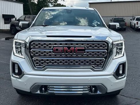 Certified 2022 GMC Sierra 1500 Denali w/ Denali Premium Package AWD/4WD image 4