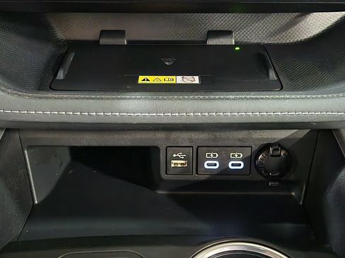 Used 2023 Toyota Highlander XSE FWD image 38