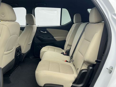 Used 2022 Chevrolet Traverse LS image 32