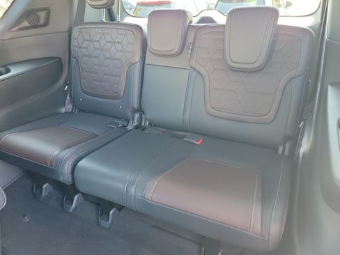 Certified 2025 Nissan Armada Platinum Reserve RWD image 17