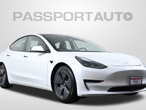 Used 2021 Tesla Model 3 Standard Range Plus image 3