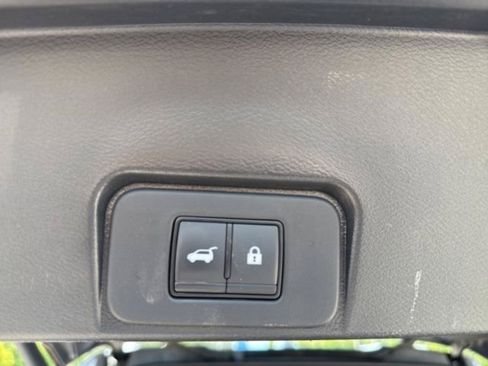 Used 2023 Nissan Rogue SL AWD/4WD image 31