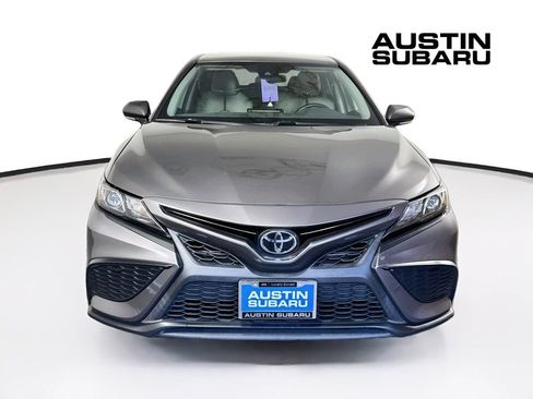 Used 2022 Toyota Camry SE FWD image 2