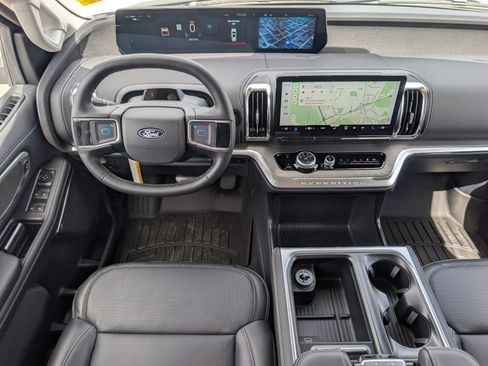 New 2027 Ford Expedition Platinum RWD image 6