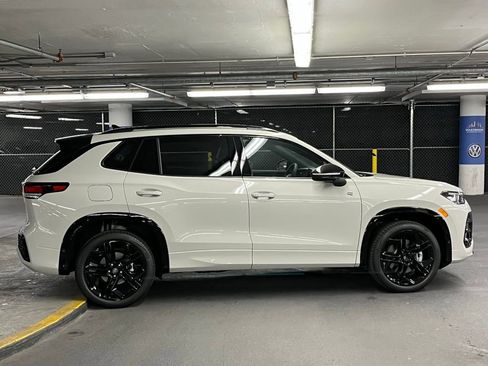 New 2026 Volkswagen Tiguan SEL R-Line image 41