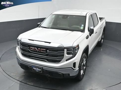 Used 2025 GMC Sierra 1500 SLT w/ SLT Premium Package AWD/4WD image 11