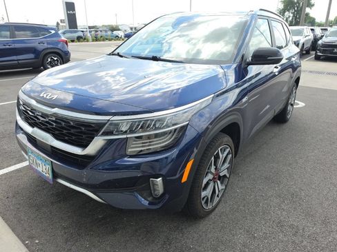 Used 2023 Kia Seltos SX AWD/4WD image 2
