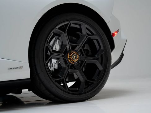 Used 2023 Lamborghini Huracan Tecnica RWD image 11
