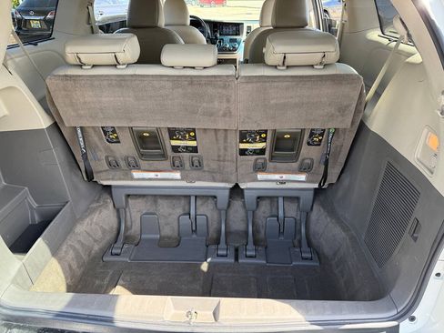 Used 2017 Toyota Sienna XLE w/ XLE Navigation Package AWD/4WD image 83