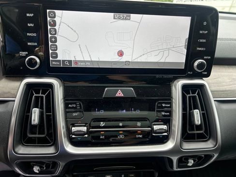 Certified 2023 Kia Sorento S w/ Panoramic Sunroof Package AWD/4WD image 21