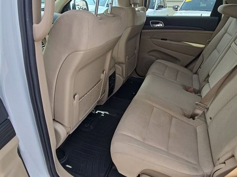 Certified 2022 Jeep Grand Cherokee Laredo E image 13