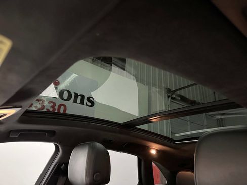 Used 2015 Porsche Macan Turbo image 23