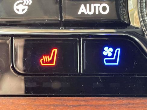 Used 2023 Lincoln Aviator Reserve w/ Equipment Group 201A RWD image 19
