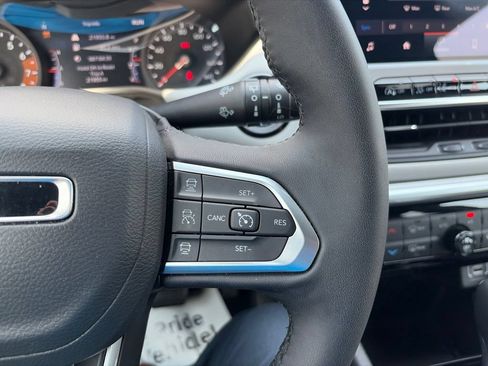 Certified 2025 Jeep Compass Limited AWD/4WD image 33