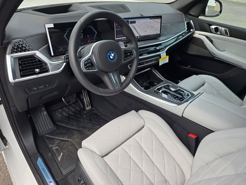 New 2026 BMW X5 xDrive50e w/ M Sport Package AWD/4WD image 2