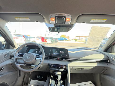 Certified 2025 Hyundai Elantra Sport image 20