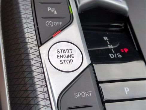 New 2025 BMW 330i Sedan w/ M Sport Package image 26