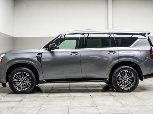 Used 2025 Nissan Armada Platinum image 9