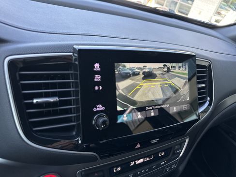 Used 2024 Honda Passport EX-L image 18