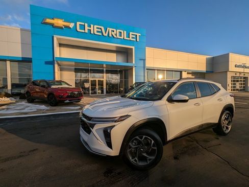 Used 2024 Chevrolet Trax LT w/ Driver Confidence Package image 27