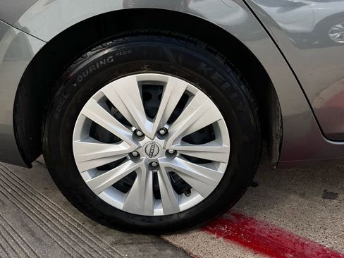 Used 2025 Nissan Sentra S image 9