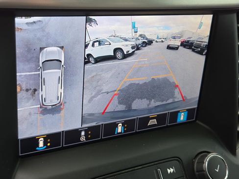 Used 2022 GMC Acadia SLT w/ Technology Package image 16