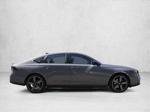Used 2024 Honda Accord Sport image 4