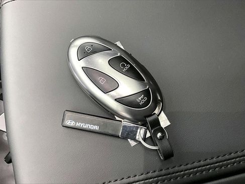 Certified 2025 Hyundai Santa Fe Calligraphy image 10