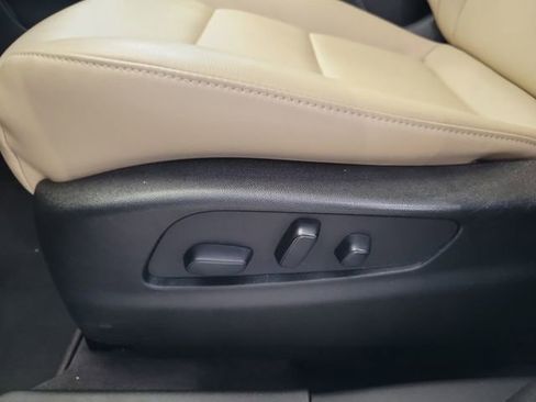 Used 2024 Cadillac XT4 Luxury FWD image 18