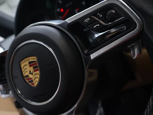 Used 2018 Porsche Cayenne w/ Premium Package AWD/4WD image 20