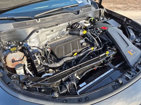 Used 2025 Buick Envista Sport Touring w/ Experience Buick Package FWD image 19