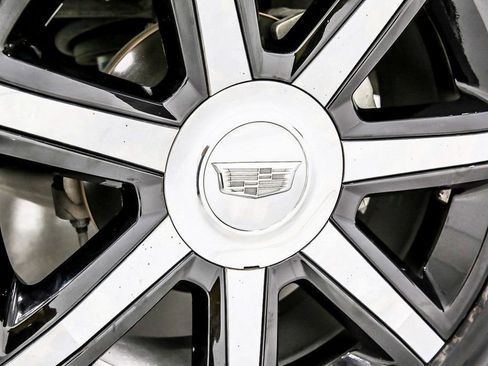 Used 2018 Cadillac Escalade ESV Premium Luxury image 40