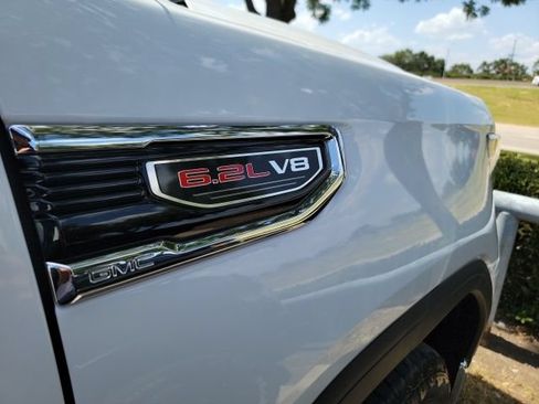Used 2022 GMC Sierra 1500 SLT w/ SLT Premium Plus Package AWD/4WD image 7