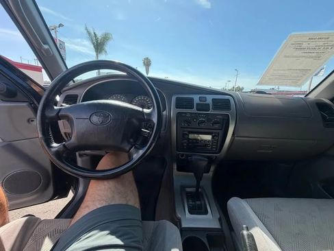 Used 2001 Toyota 4Runner SR5 RWD image 6